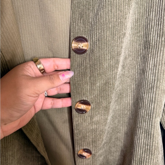 Nasty Gal Forest Green Corduroy Button-Down Shirt/Jacket - Picture 4 of 7
